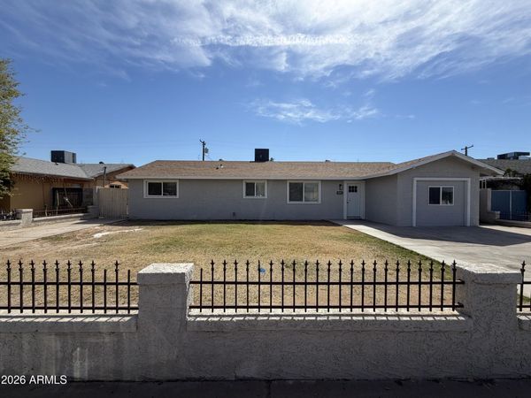 6063 W EARLL Drive, Phoenix, AZ 85033