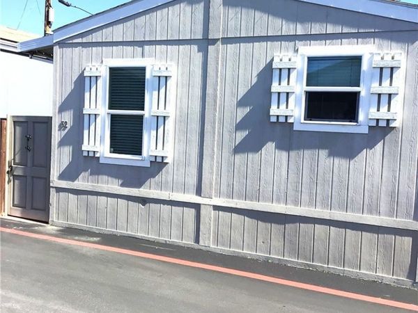 7560 Woodman Pl, Unit 52, Van Nuys, CA 91405