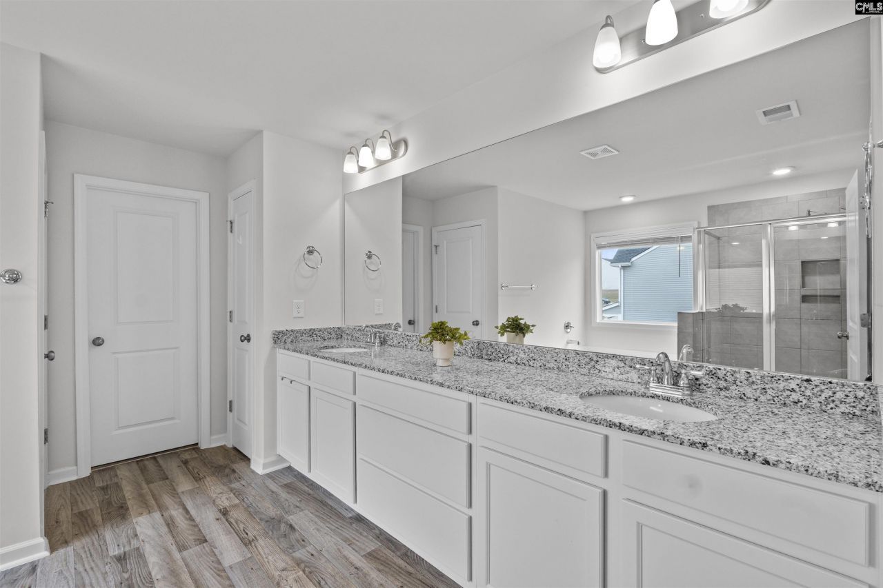 207 Belfast Way  Photo 23