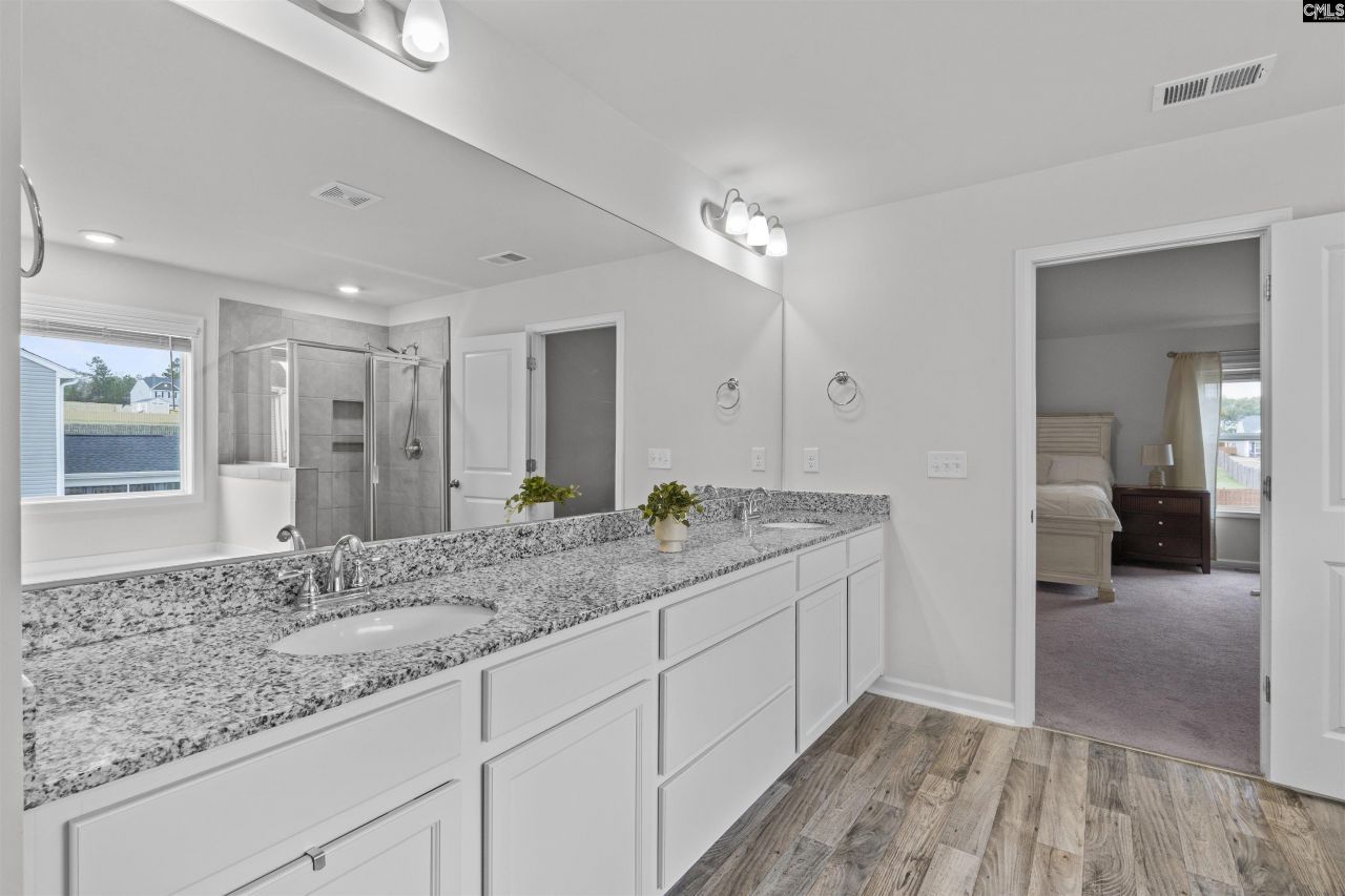 207 Belfast Way  Photo 26