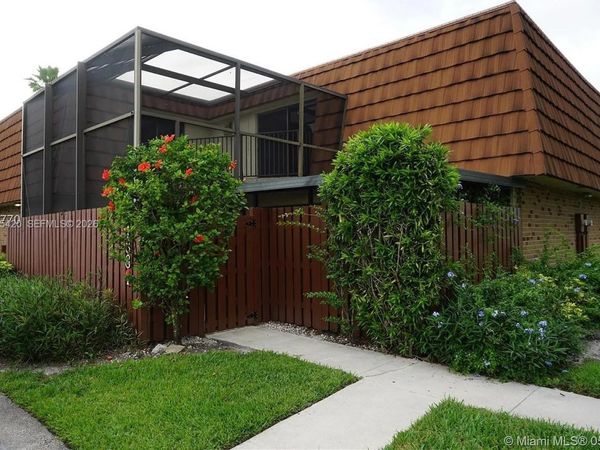 11881 SW 13th Ct, Davie, FL 33325