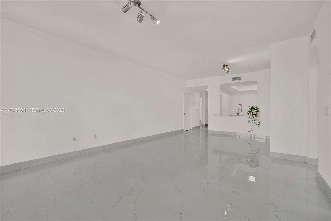 3340 NE 190th St, Unit 1108, Aventura, FL 33180 Photo