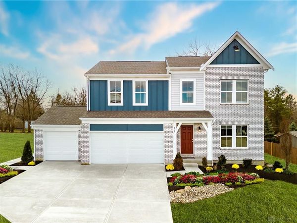 819 Hunters Run Drive, Brookville, OH 45309