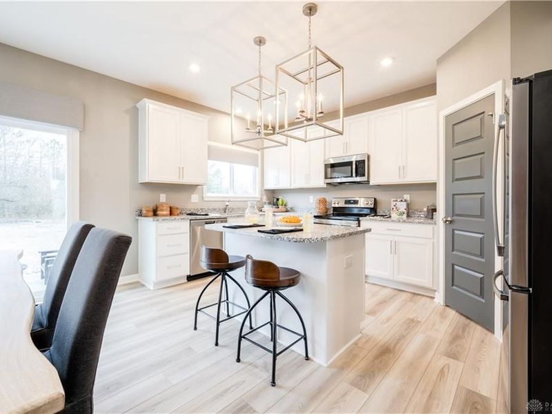 819 Hunters Run Drive, Brookville, OH 45309 Photo 6