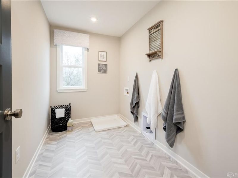 819 Hunters Run Drive, Brookville, OH 45309 Photo 8