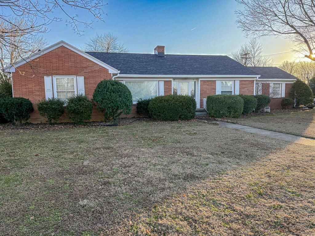 1120 College Dr, Owensboro, KY 42301 Main Photo