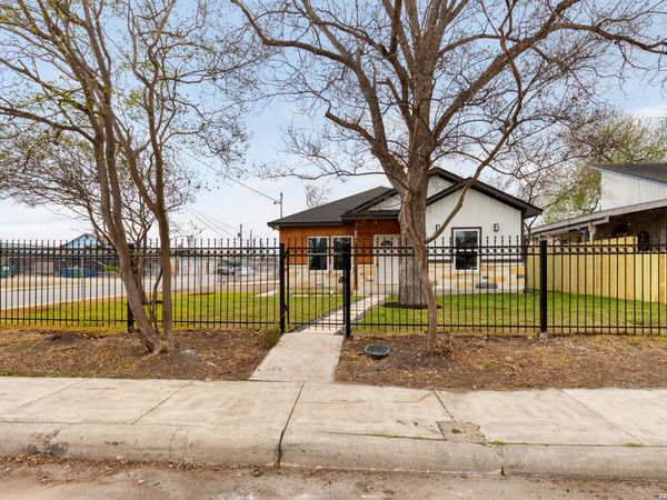202 Segura, San Antonio, TX 78237
