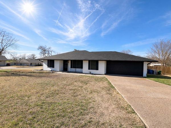 4500 Woodmoor CIR, Austin, TX 78721