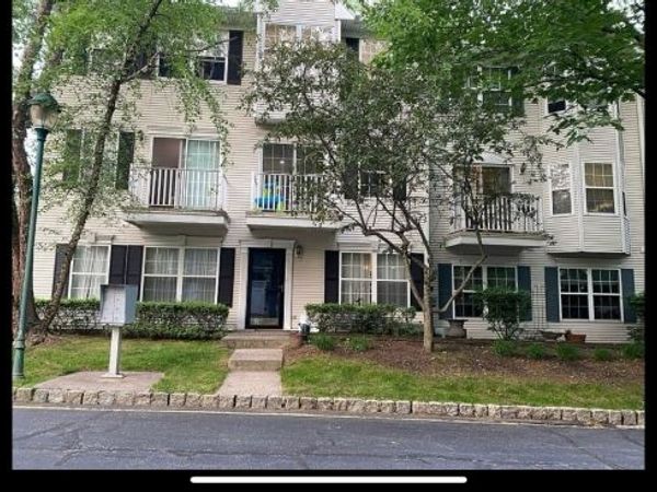 2088 Edward Ct, Mahwah, NJ 07430