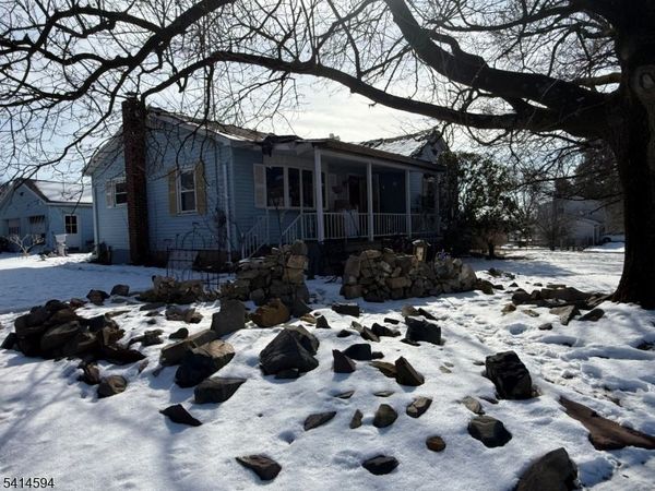 2 Abrams Rd, Holland, NJ 08848