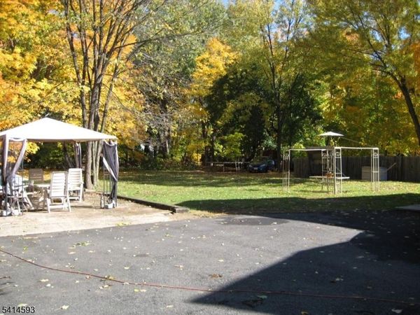 71 Main St Succ, Roxbury, NJ 07876