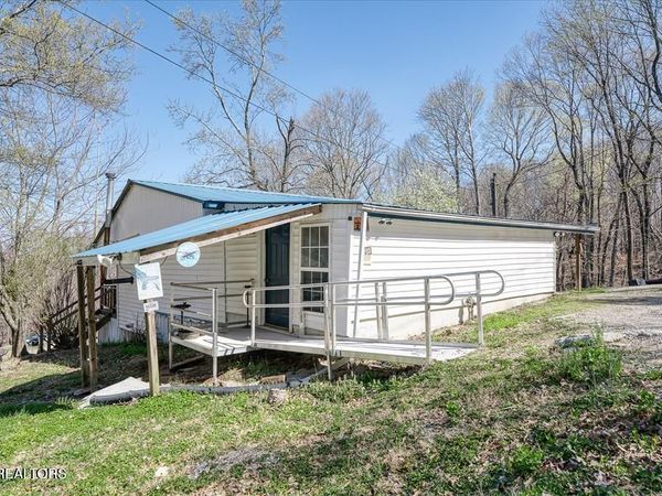 618 Old Baker Mtn Rd, Spencer, TN 38585