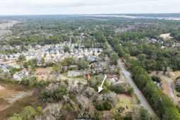 13 Sassafras Lane photo 4