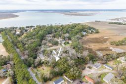 13 Sassafras Lane photo 4