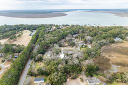 13 Sassafras Lane photo 4