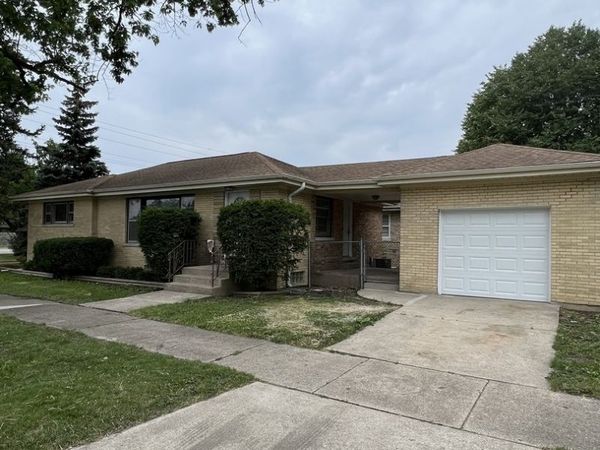 8000 N Ozark Avenue, Niles, IL 60714