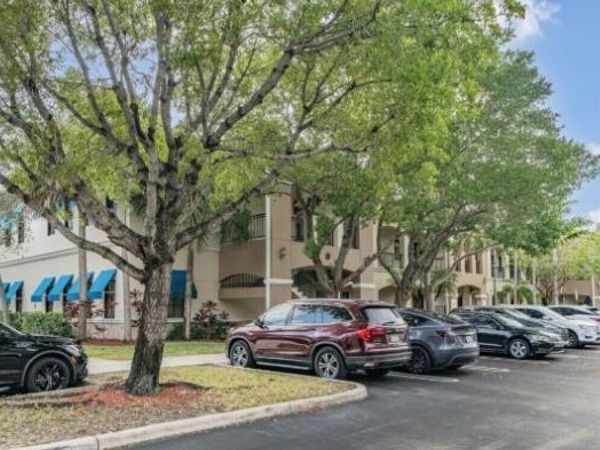 7451 Wiles Rd, Coral Springs, FL 33067