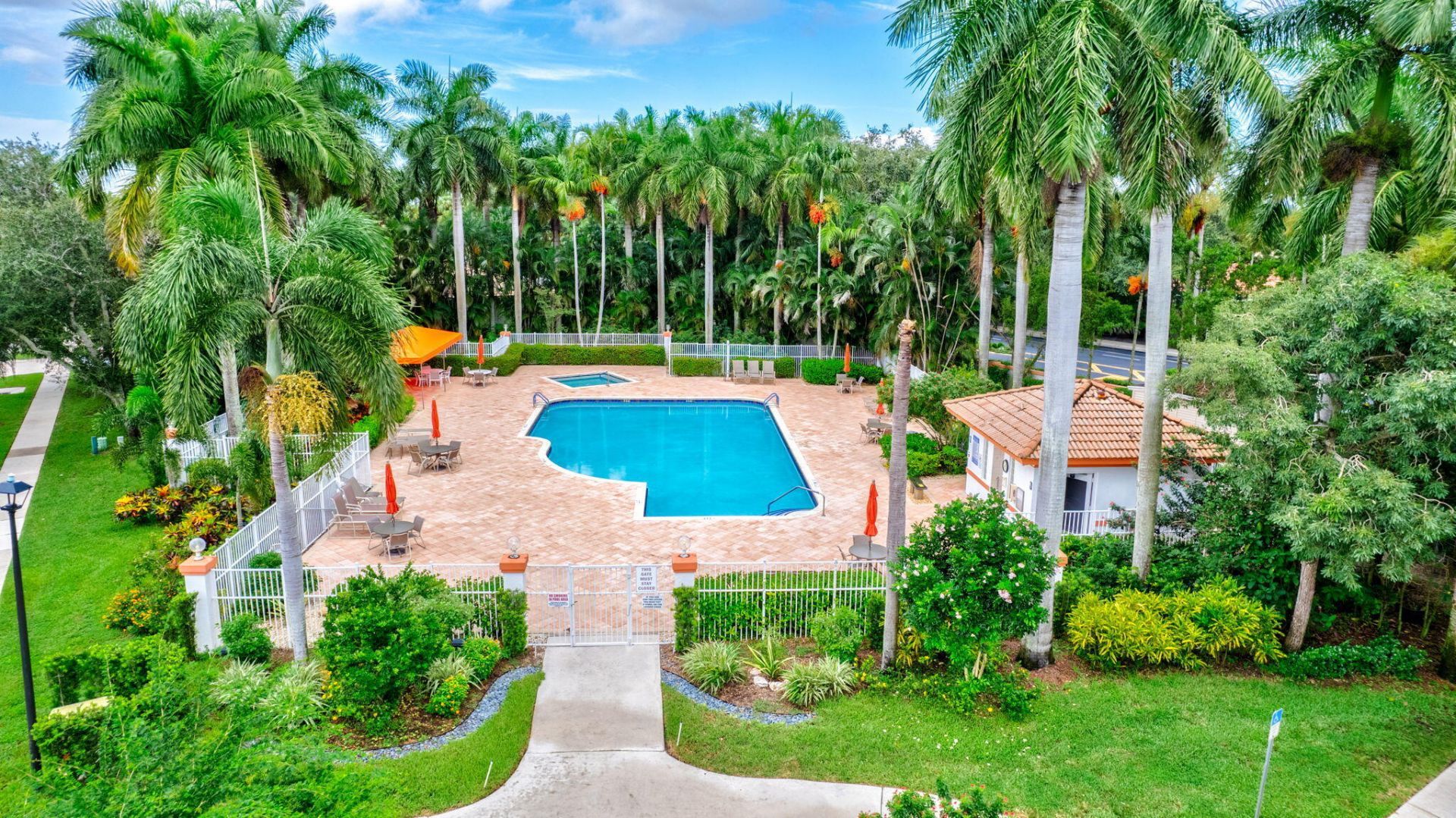 9848 Crescent View Drive S, Boynton Beach, FL 33437 Photo