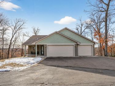 9155 Wild Plum Drive, Chisago City, MN 55013