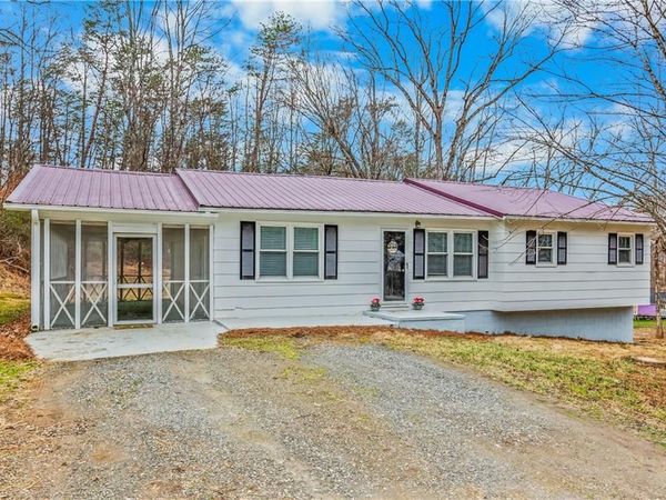 133 Salem Drive , Mount Airy, NC 27030
