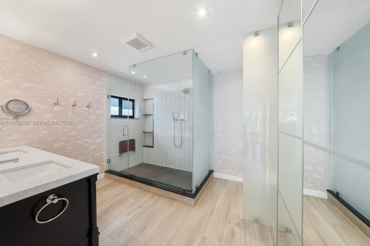 114 5th Dilido Ter , Miami Beach, FL 33139 Photo