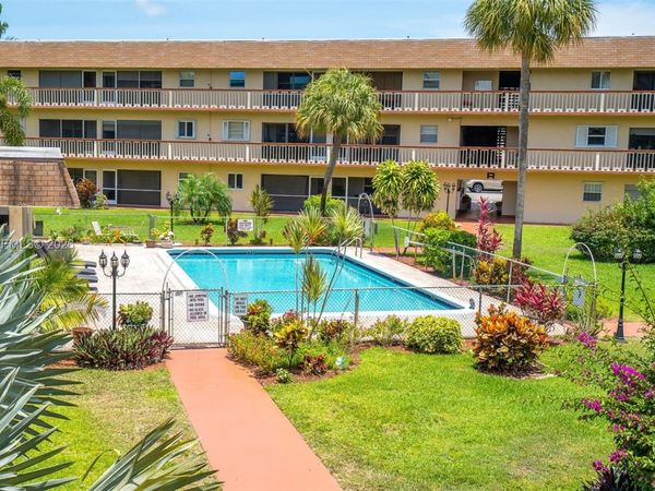 5300 Washington St , Unit T227, Hollywood, FL 33021