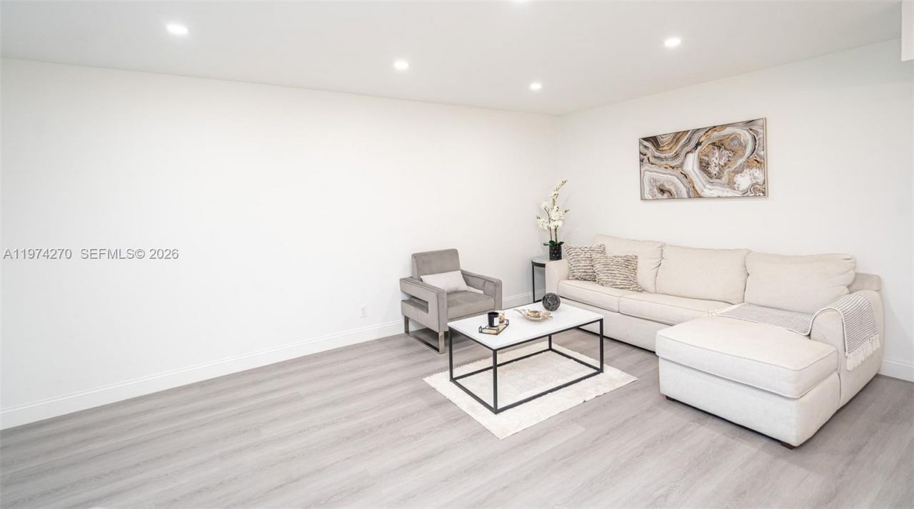 5300 Washington St , Unit T227, Hollywood, FL 33021 Photo