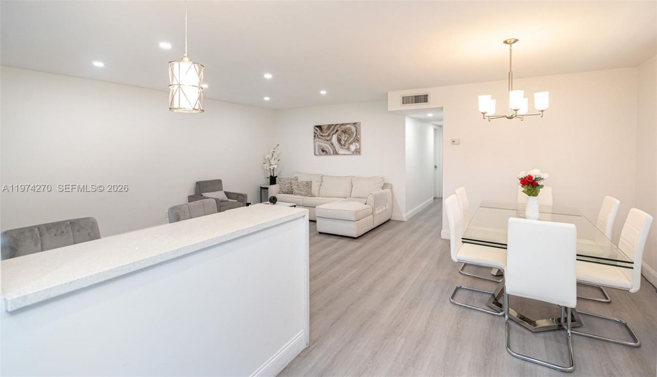 5300 Washington St , Unit T227, Hollywood, FL 33021 Photo