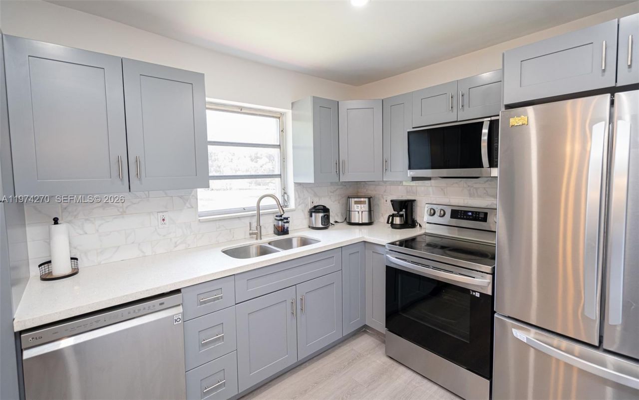 5300 Washington St , Unit T227, Hollywood, FL 33021 Photo