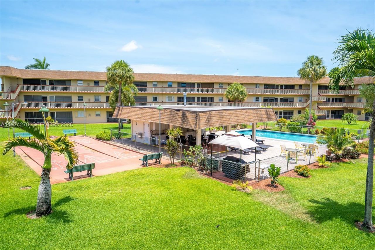 5300 Washington St , Unit T227, Hollywood, FL 33021 Photo