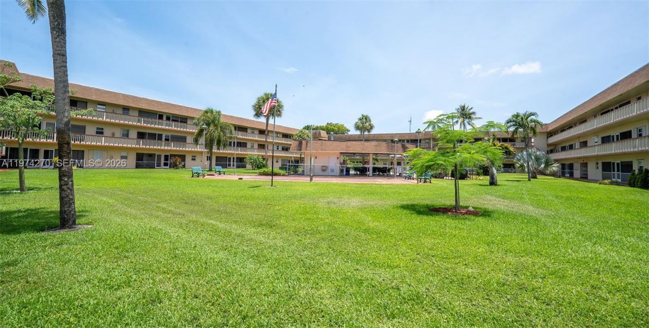 5300 Washington St , Unit T227, Hollywood, FL 33021 Photo