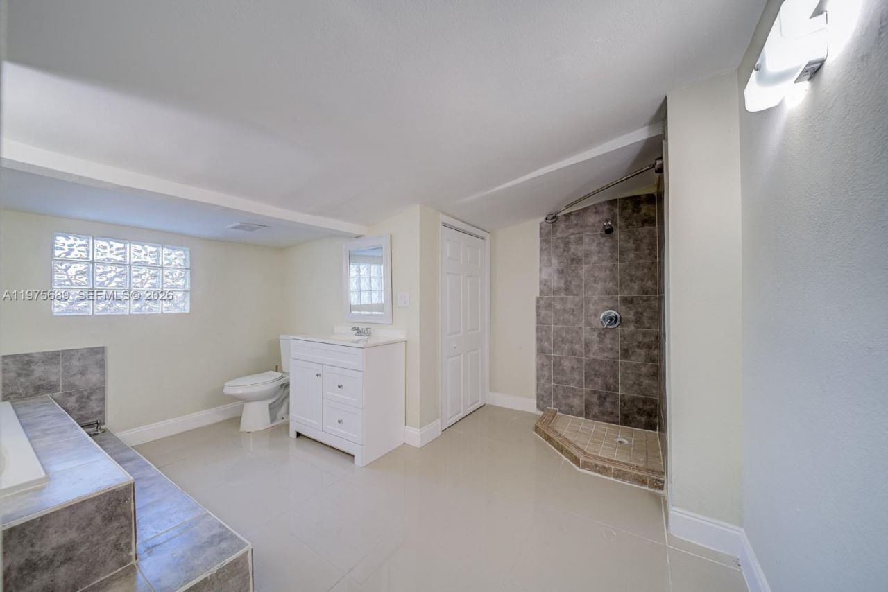 829 NW 56th St, Unit 829, Miami, FL 33127 Photo