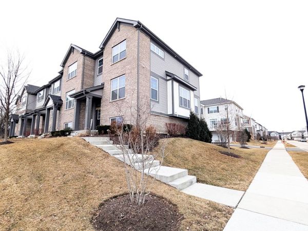 30W001 Brayman Court , Unit 001, Warrenville, IL 60563