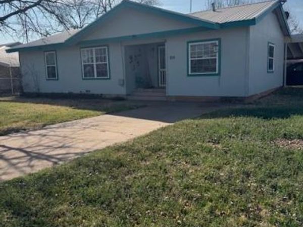 109 Novice Road , Winters, TX 79567