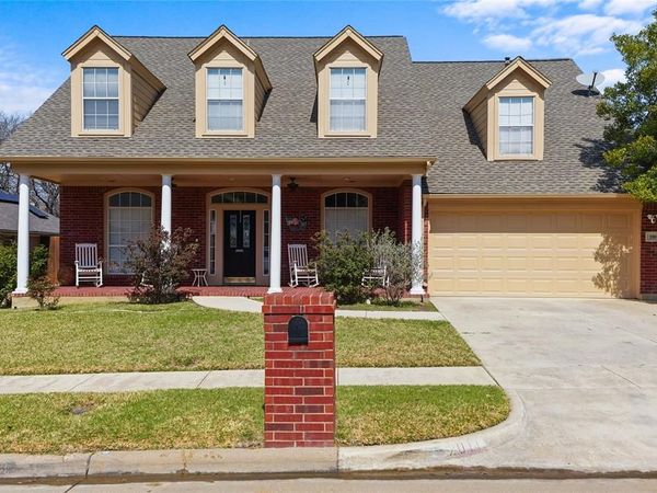 2011 Brianna Lane, Arlington, TX 76001