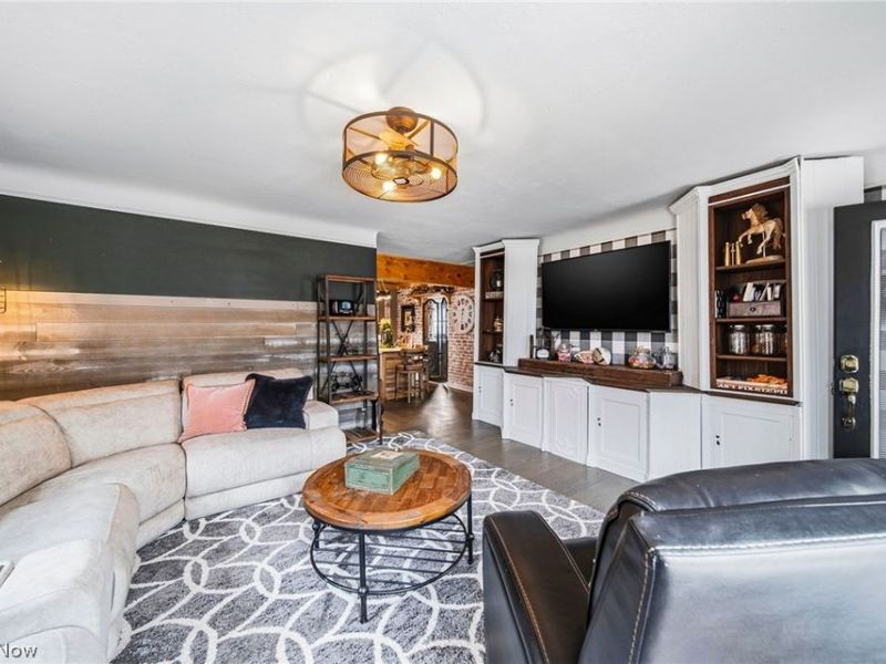 6563 W 130th Street, Parma Heights, OH 44130 Photo 3