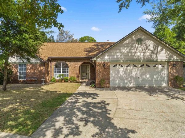 2840 Semoran Ct, Pensacola, FL 32503