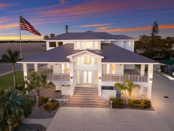 208 22ND STREET COURT NE, BRADENTON, FL 34208