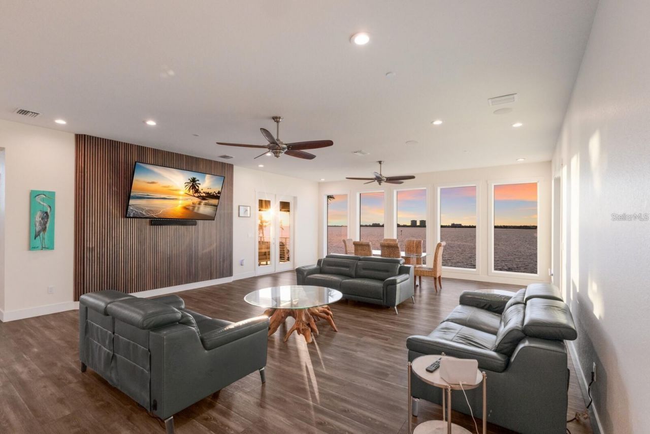 208 22nd Street Court Ne, Bradenton, FL 34208 Photo