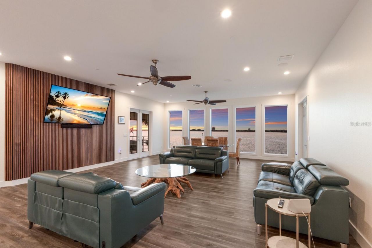 208 22nd Street Court Ne, Bradenton, FL 34208 Photo