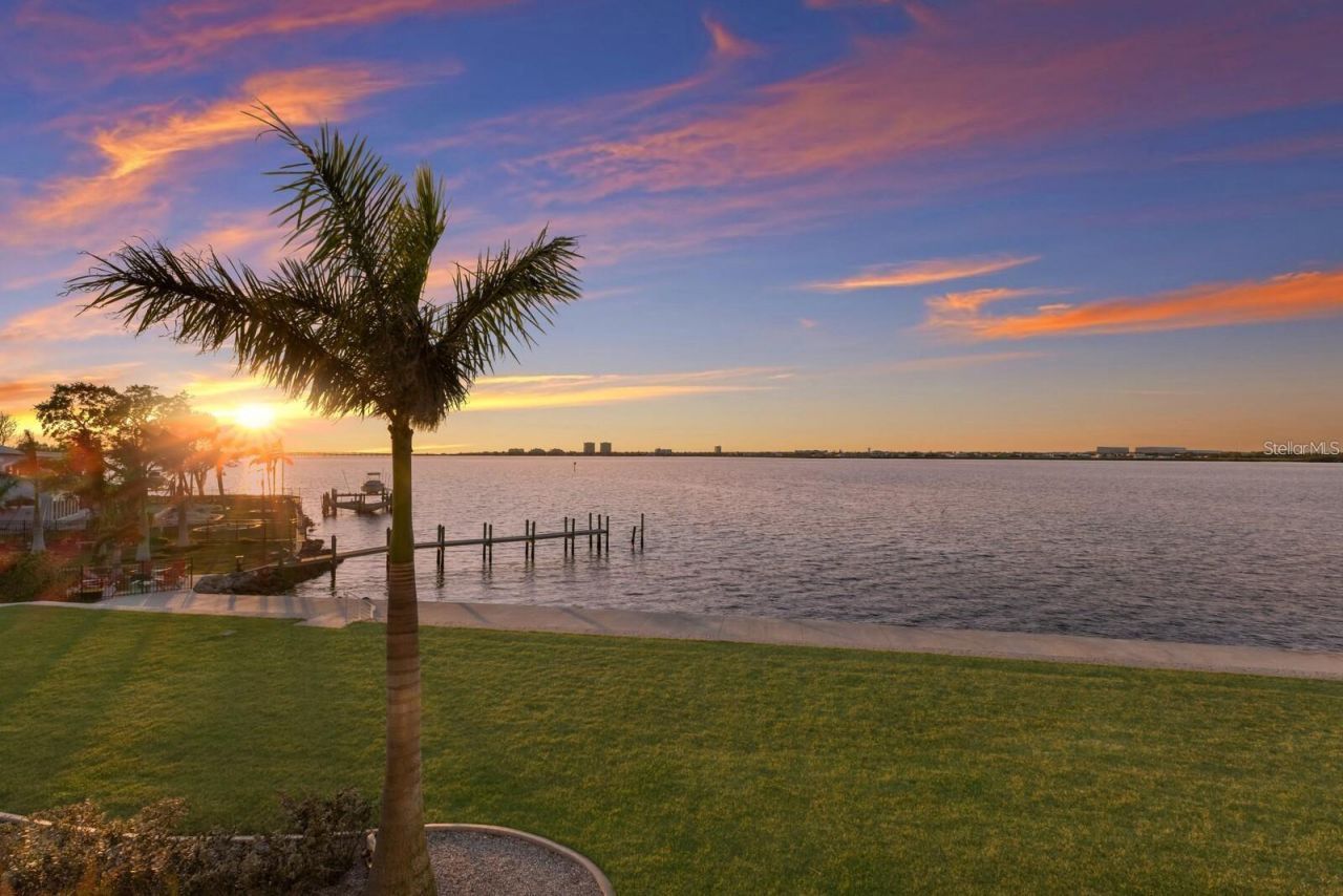 208 22nd Street Court Ne, Bradenton, FL 34208 Photo