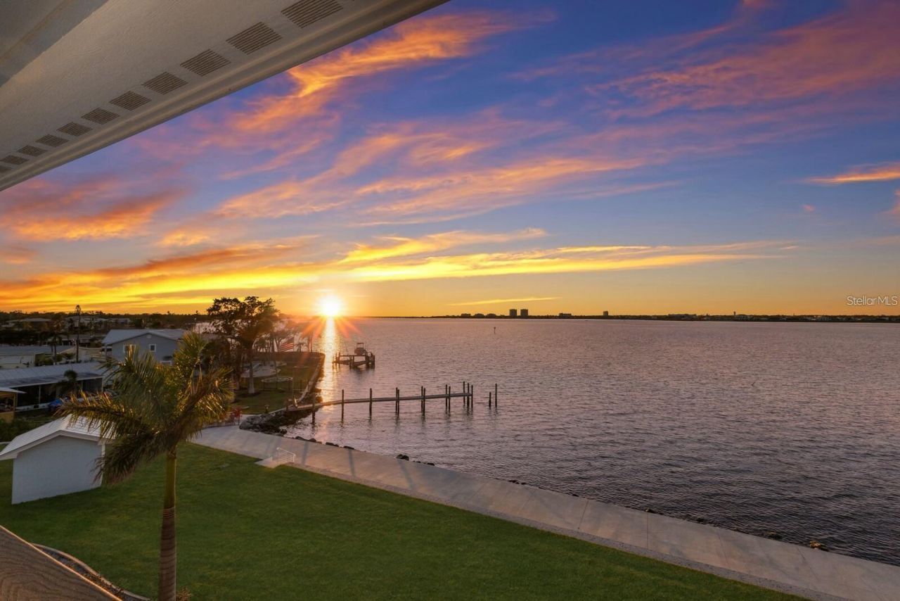 208 22nd Street Court Ne, Bradenton, FL 34208 Photo