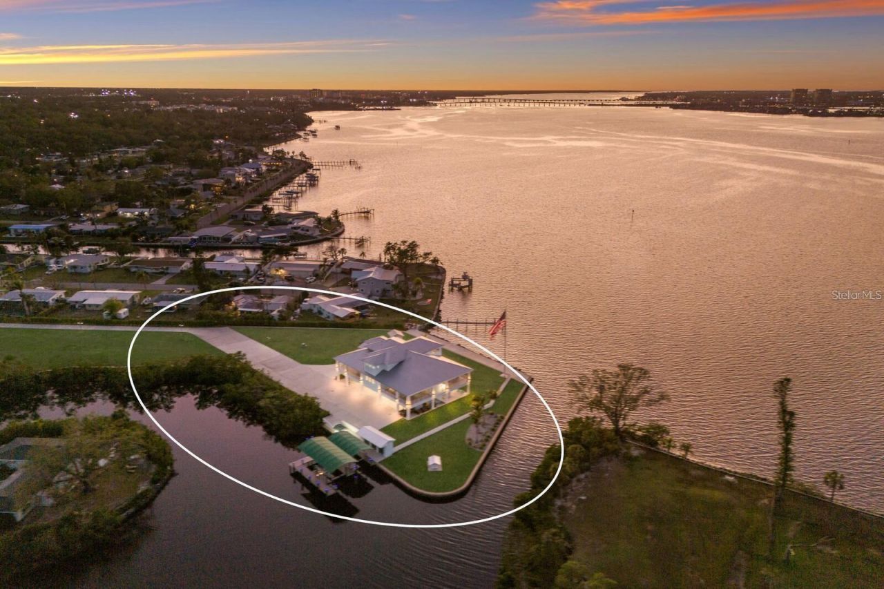 208 22nd Street Court Ne, Bradenton, FL 34208 Photo