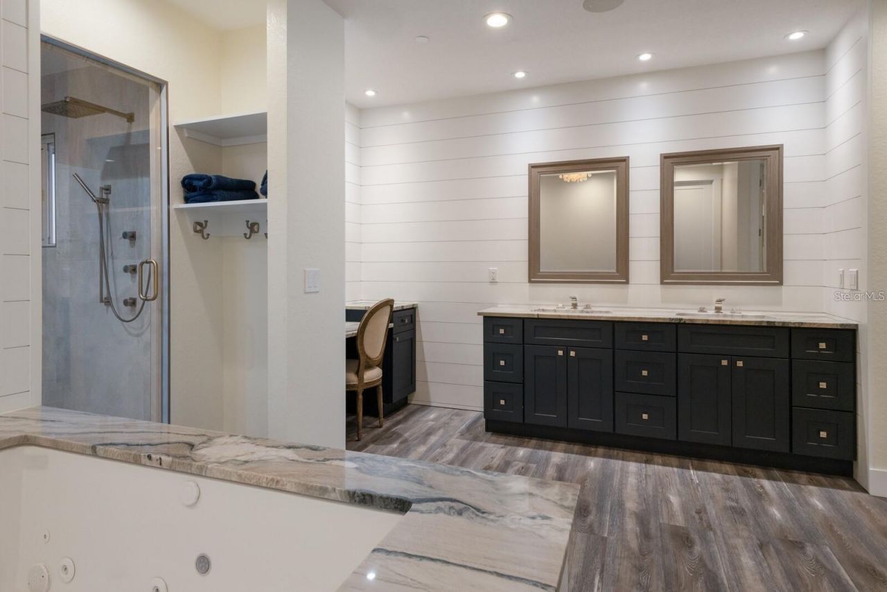 208 22nd Street Court Ne, Bradenton, FL 34208 Photo