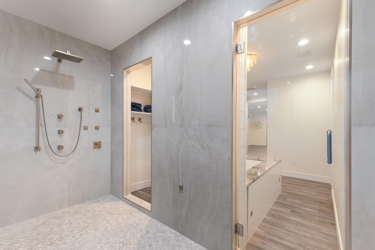 208 22nd Street Court Ne, Bradenton, FL 34208 Photo