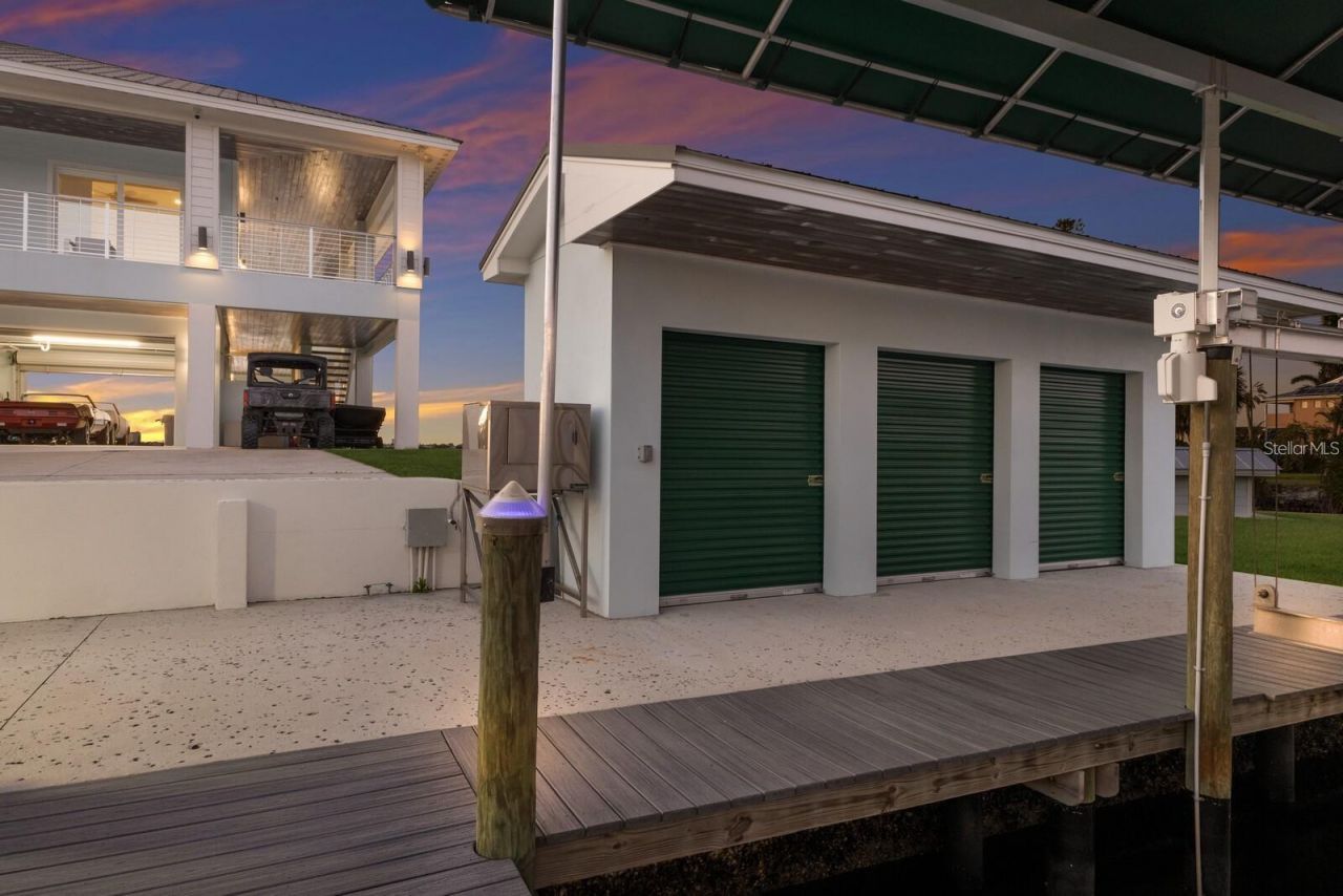 208 22nd Street Court Ne, Bradenton, FL 34208 Photo