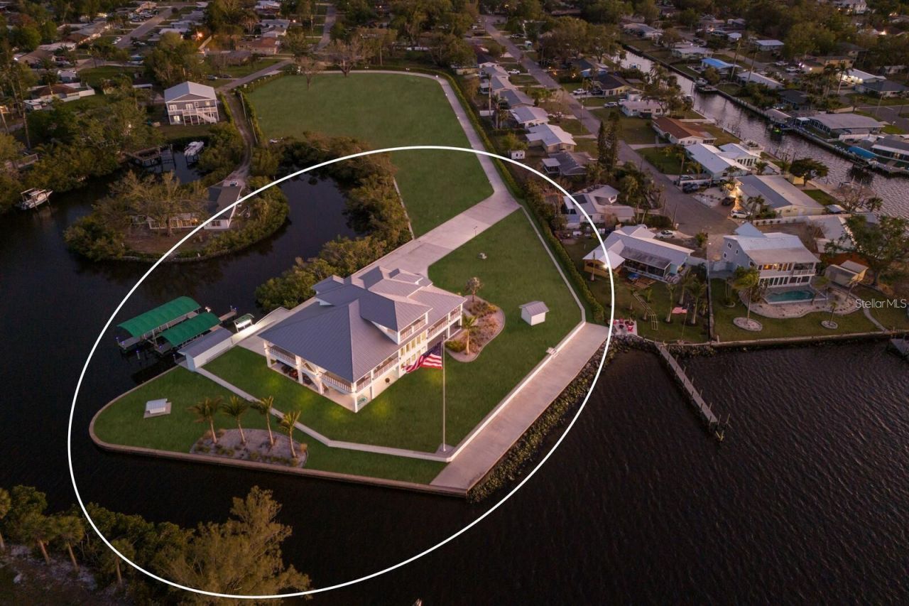 208 22nd Street Court Ne, Bradenton, FL 34208 Photo