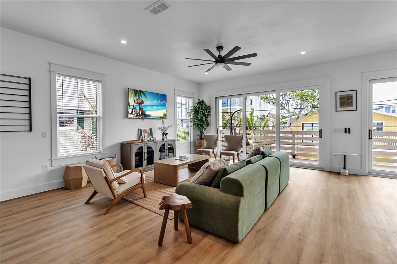 2215 Avenue C, Bradenton Beach, FL 34217 Photo