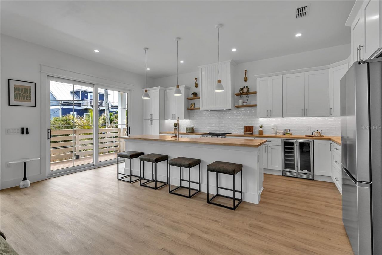 2215 Avenue C, Bradenton Beach, FL 34217 Photo