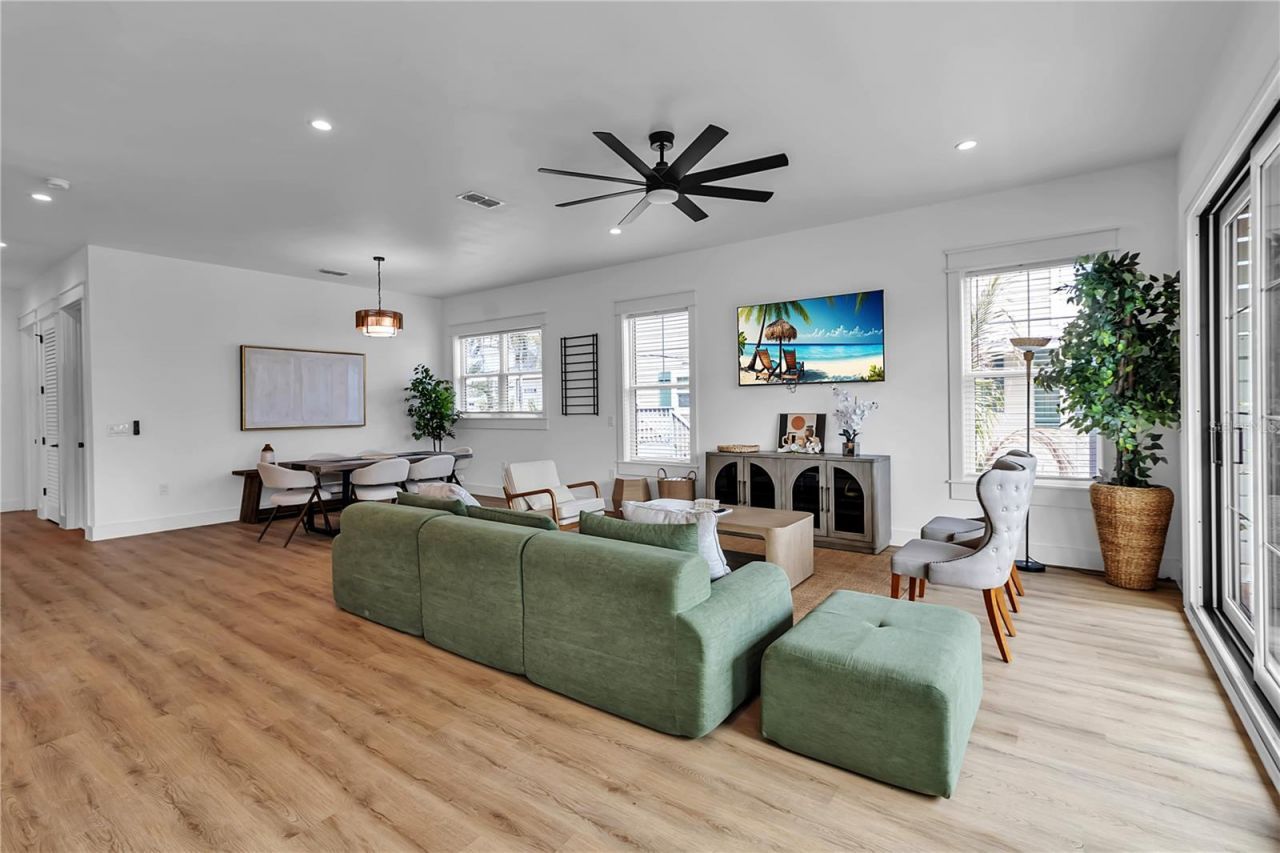 2215 Avenue C, Bradenton Beach, FL 34217 Photo